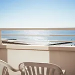 Niagara Hotel 4*
