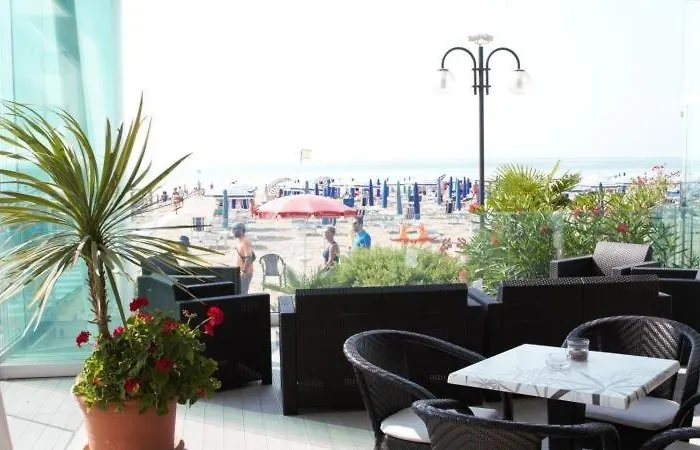 Niagara Hotel 4*