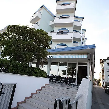 Niagara Hotel 4*