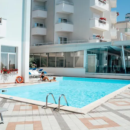 Niagara Hotel 4*