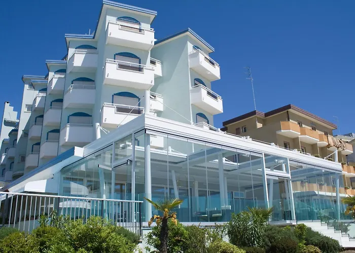 Niagara Hotel 4*
