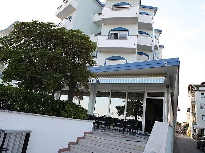 Niagara Hotel 4*